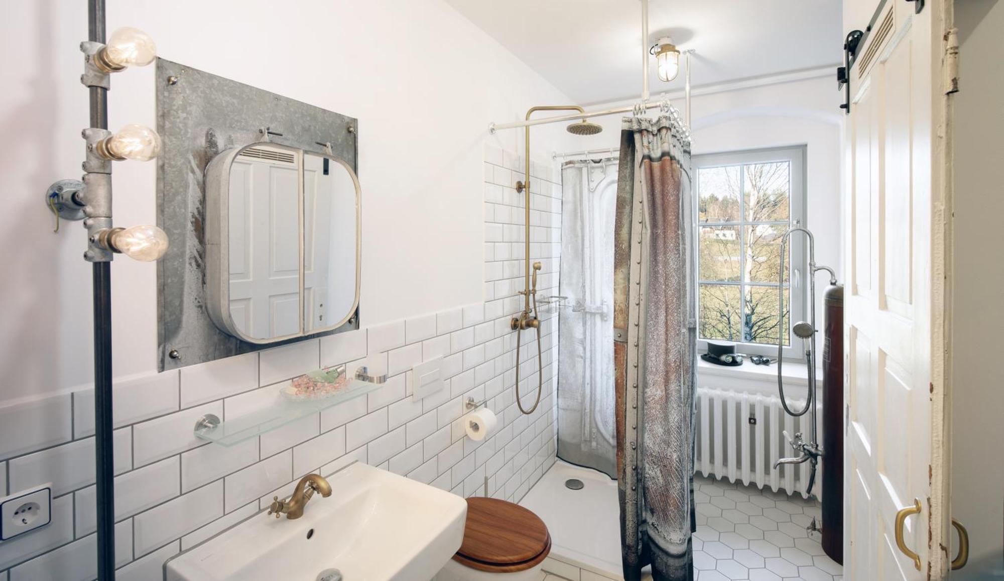 Weltraumbahnhof Rautenkranz - Steampunk Hotel Muldenhammer Buitenkant foto